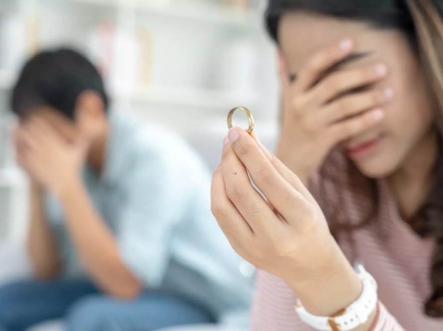 عقوبة الخيانة الزوجية بالهاتف في السعودية